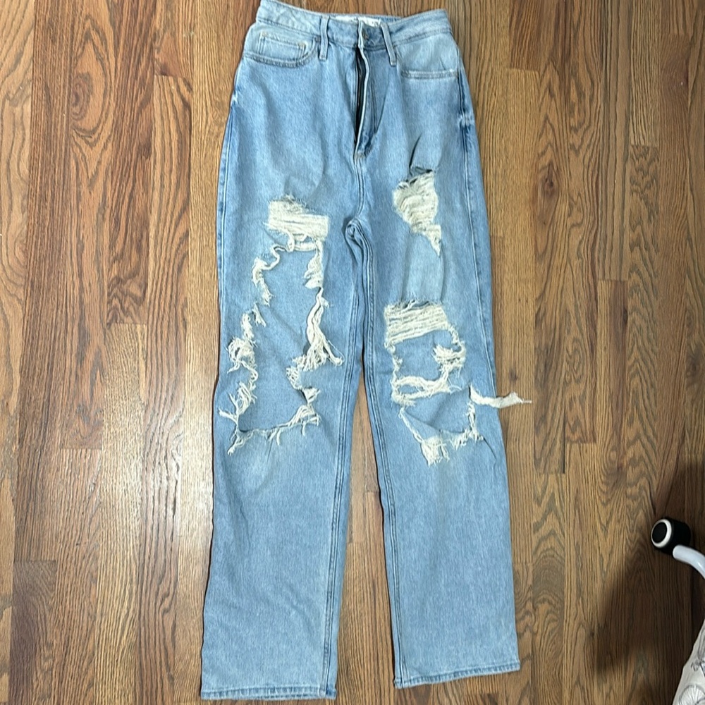 Hollister, Size 3R (W 26, L 31)